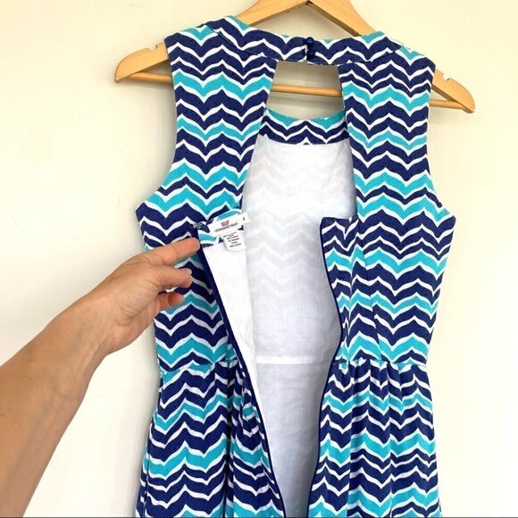 Vineyard Vines sleeveless mini dress with  crew neck, stretch cotton, lined - Picture 8 of 12